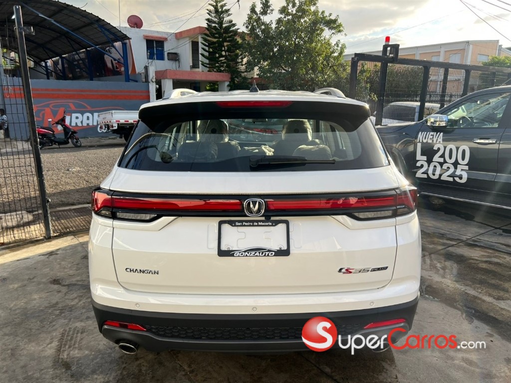 2027 Changan CS 35 — foto 7 / 8