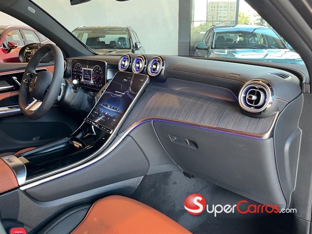 2025 Mercedes-Benz Clase GLC 200 Coupe — foto 6 / 9