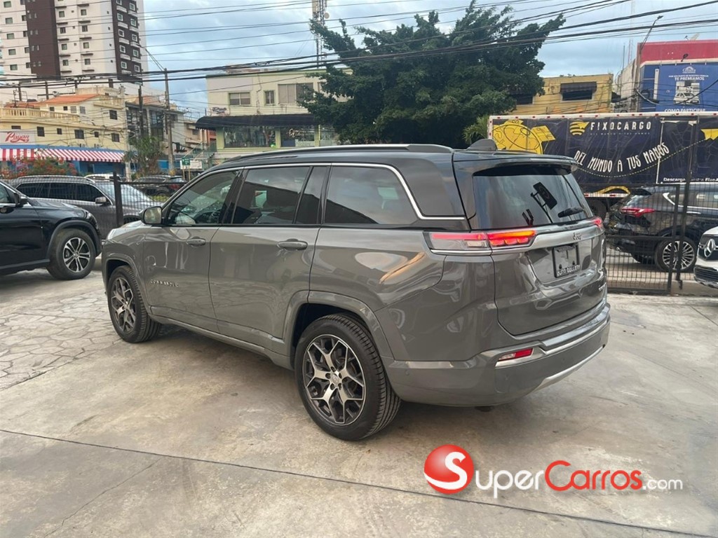 2024 Jeep Commander Overland — foto 5 / 12