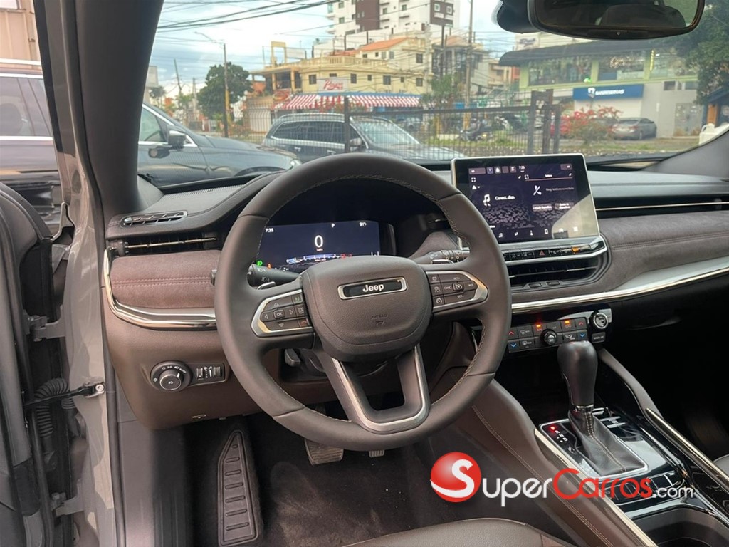 2024 Jeep Commander Overland — foto 9 / 12