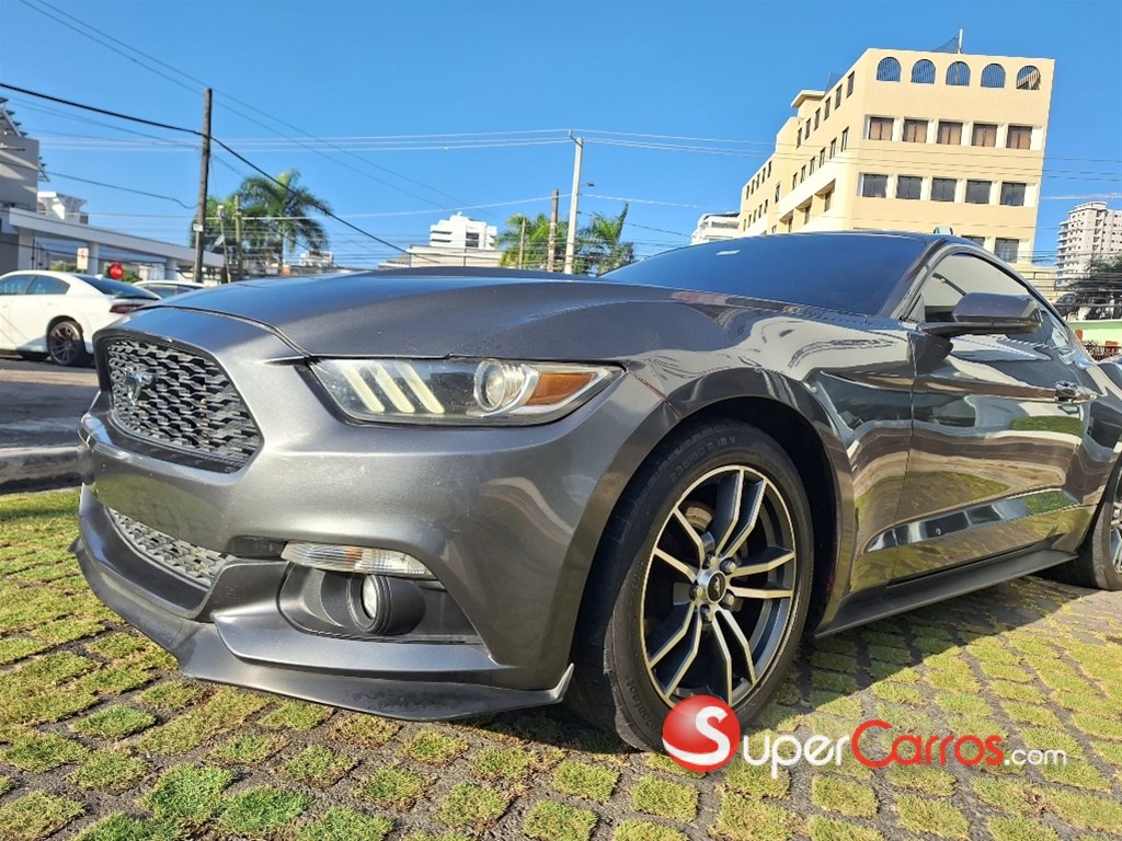 2015 Ford Mustang — foto 7 / 9