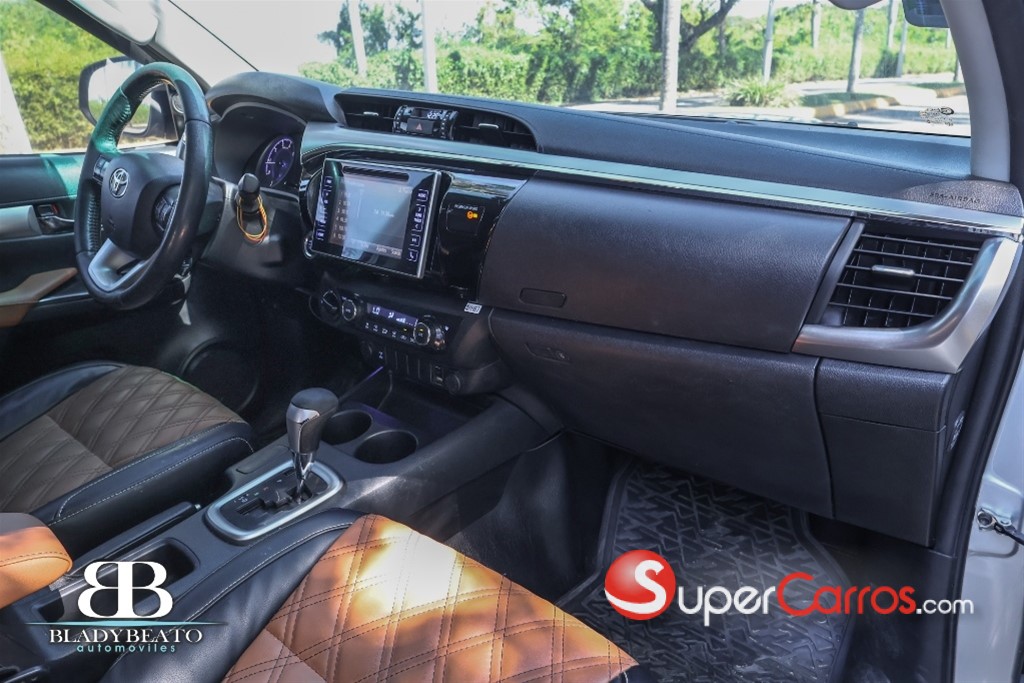 2018 Toyota Hilux — foto 4 / 12
