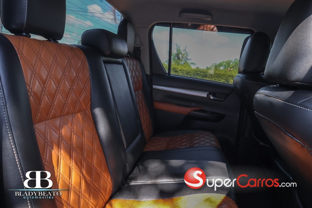 2018 Toyota Hilux — foto 6 / 12