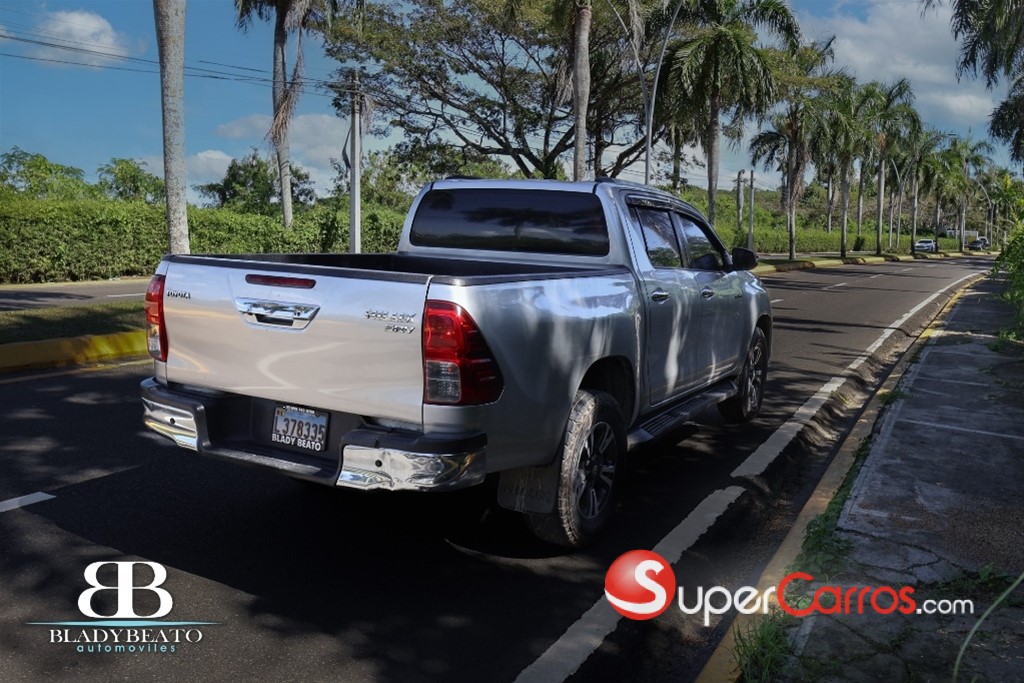 2018 Toyota Hilux — foto 7 / 12