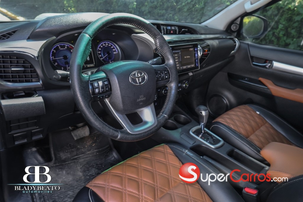 2018 Toyota Hilux — foto 10 / 12