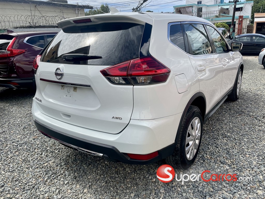 2017 Nissan Rogue — foto 5 / 10