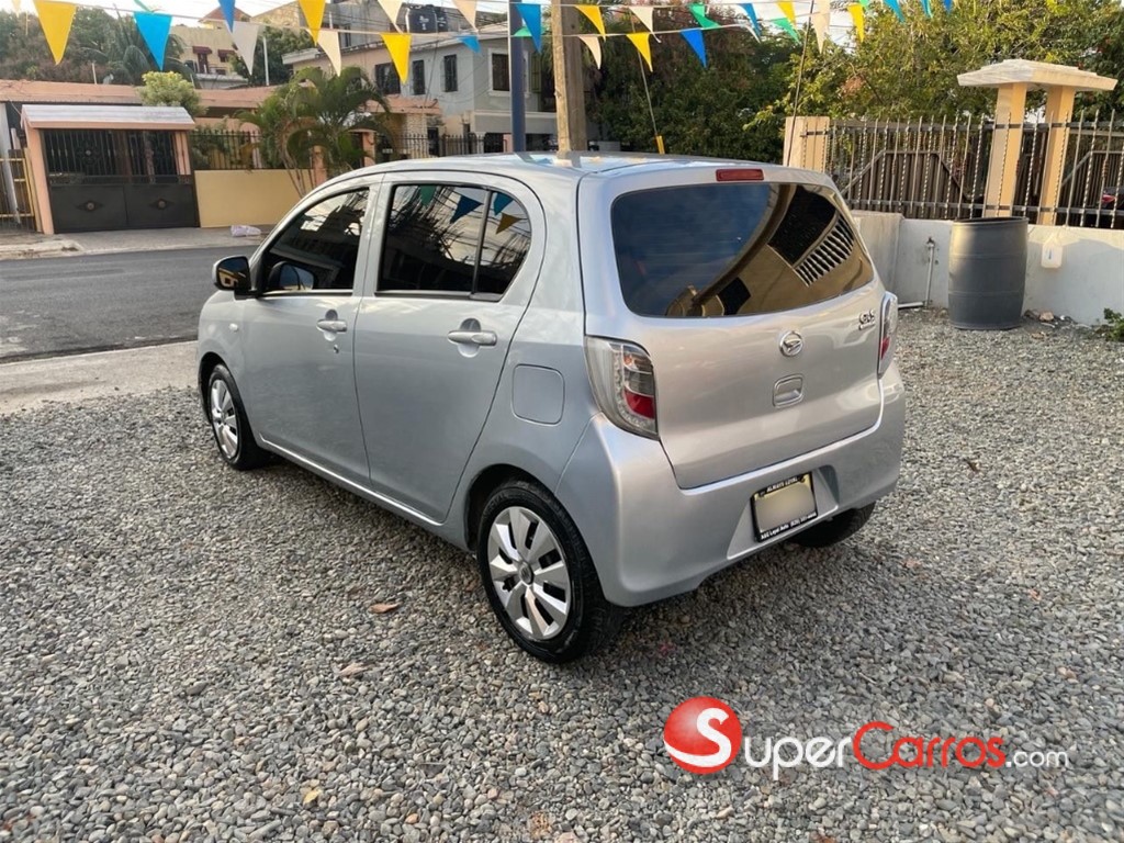 2016 Daihatsu Mira — foto 6 / 10