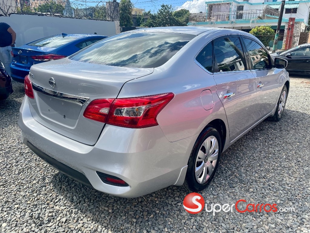 2017 Nissan Sentra — foto 6 / 8