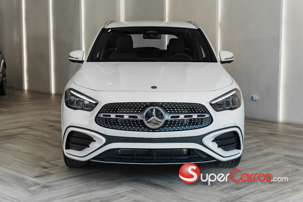 2026 Mercedes-Benz Clase GLA 200 AMG LINE — foto 2 / 11