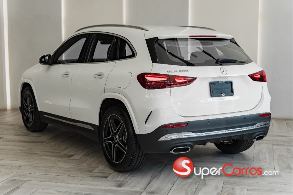 2026 Mercedes-Benz Clase GLA 200 AMG LINE — foto 4 / 11