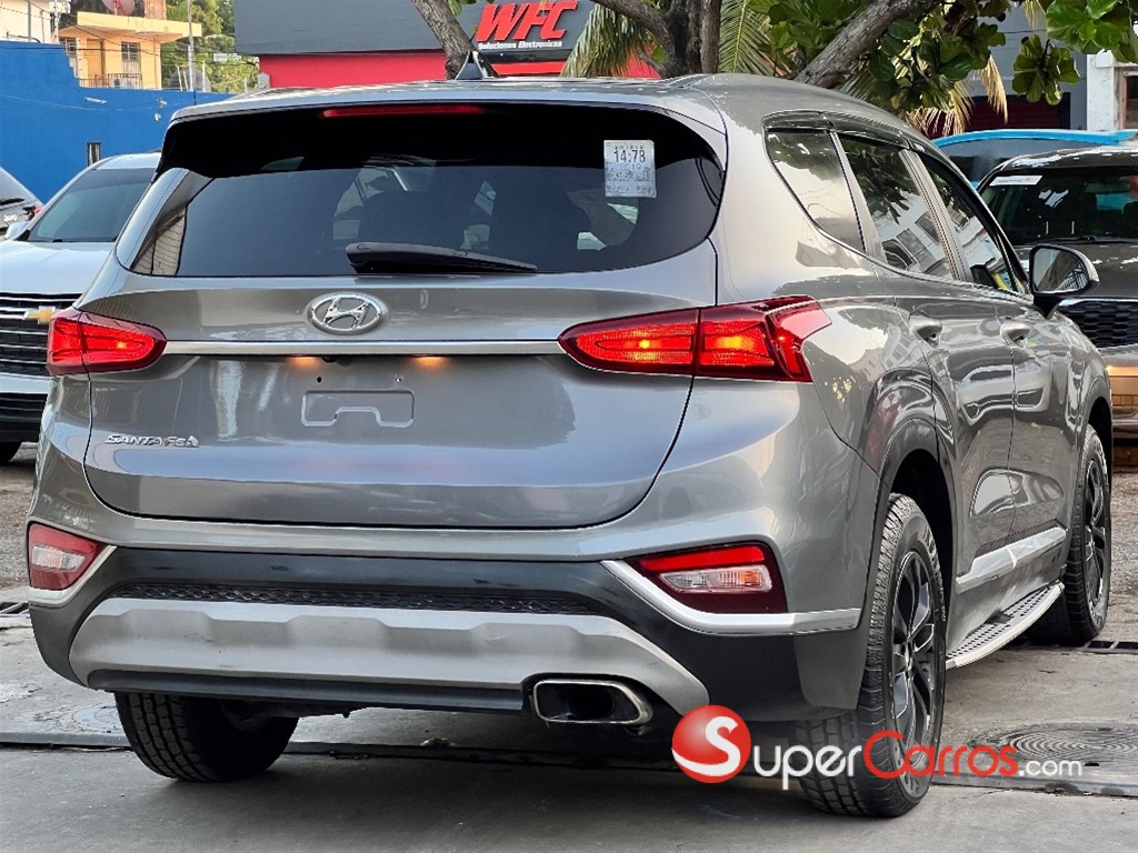 2019 Hyundai Santa Fe SE — foto 4 / 9