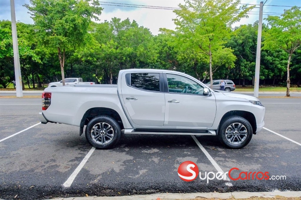 2022 Mitsubishi Motors L 200 Sportero — foto 8 / 12