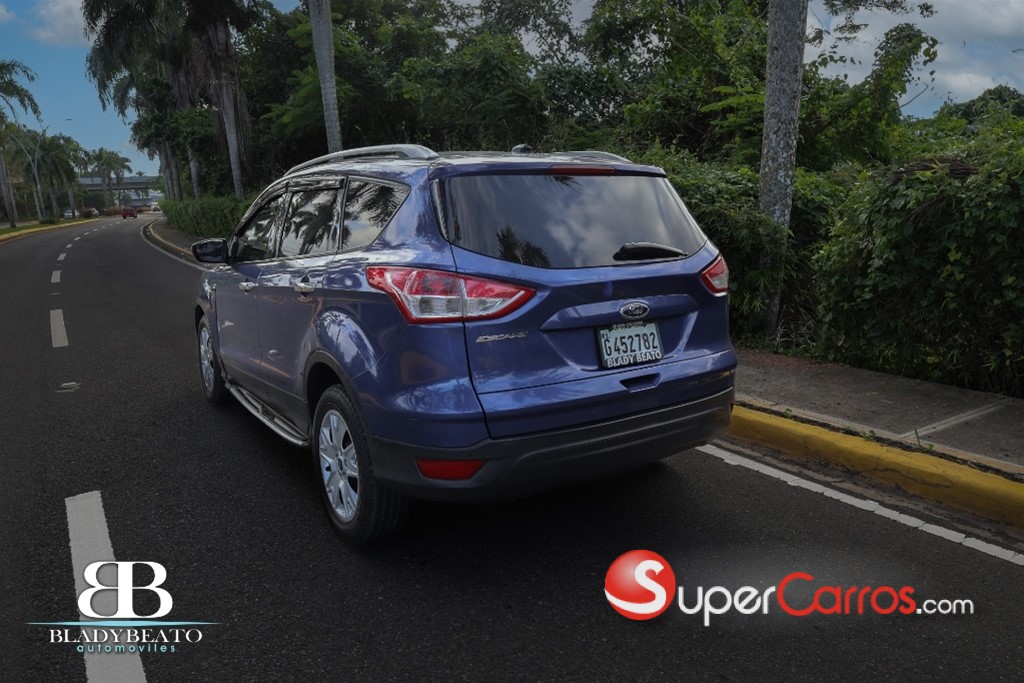 2013 Ford Escape S — foto 8 / 12
