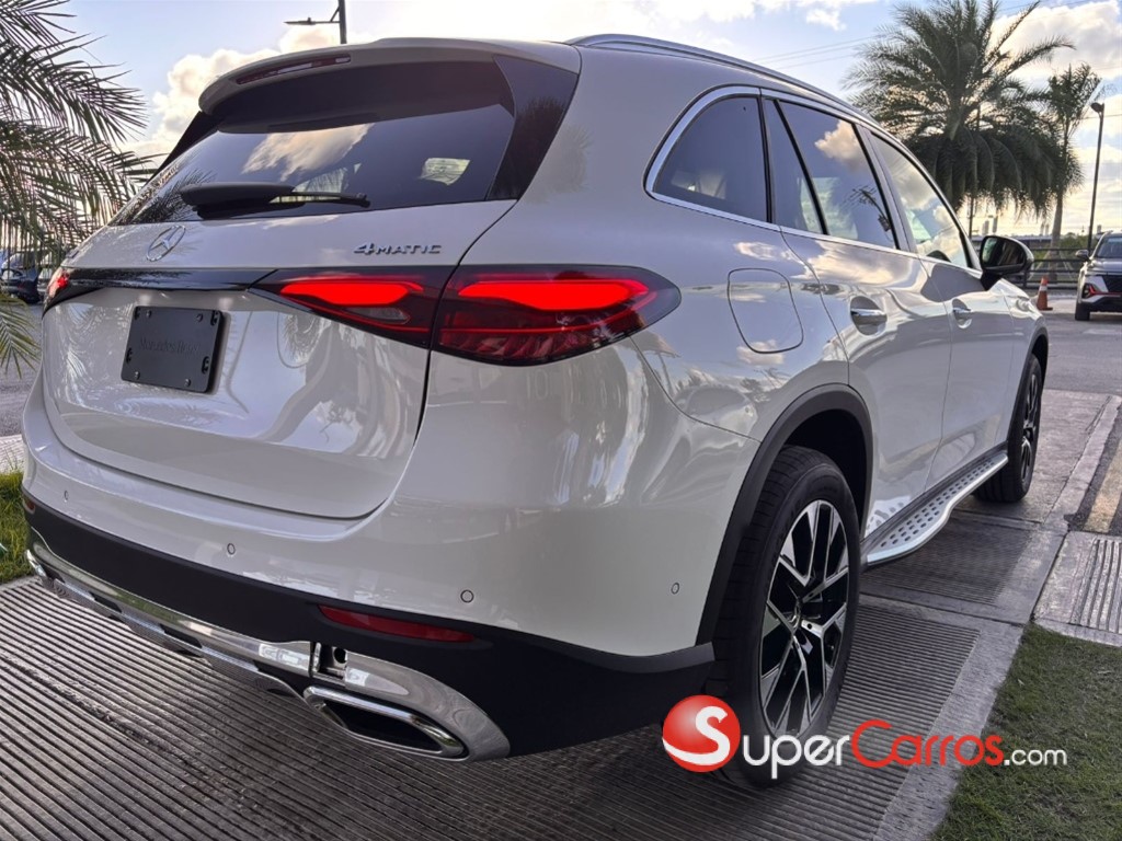2025 Mercedes-Benz Clase GLC 200 — foto 4 / 8