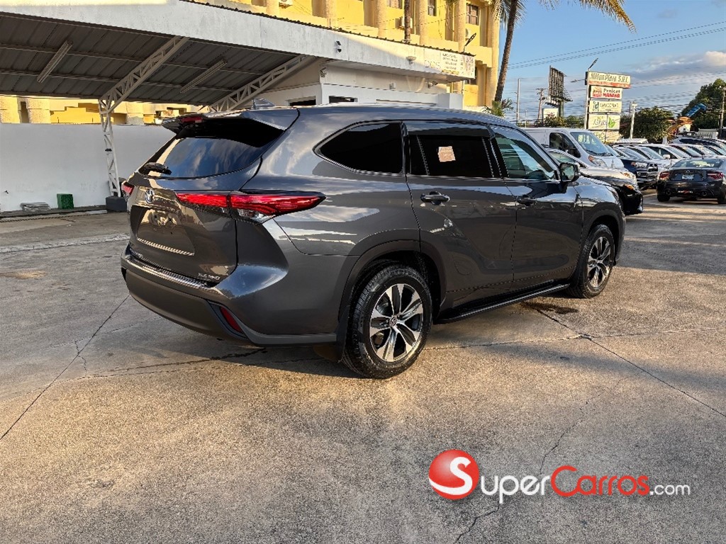 2021 Toyota Highlander XLE — foto 5 / 11