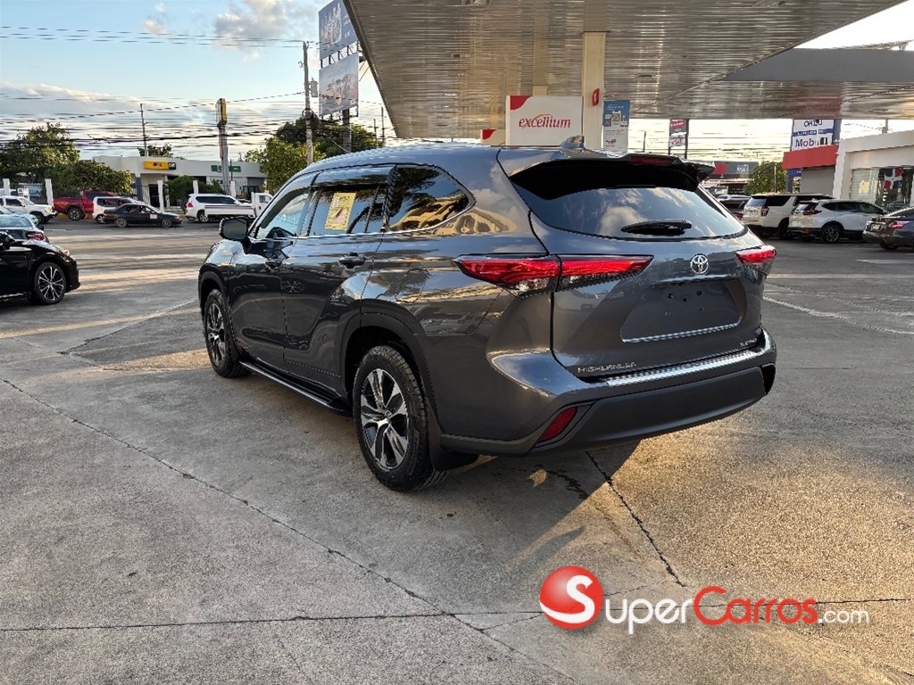 2021 Toyota Highlander XLE — foto 6 / 11