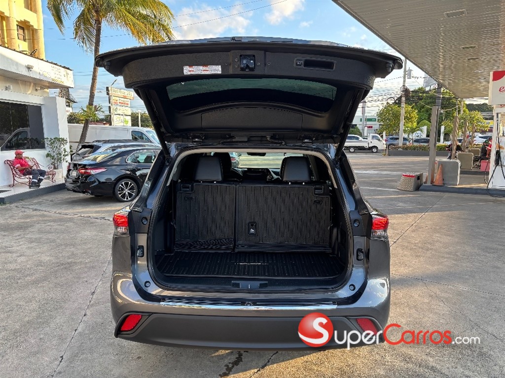 2021 Toyota Highlander XLE — foto 7 / 11