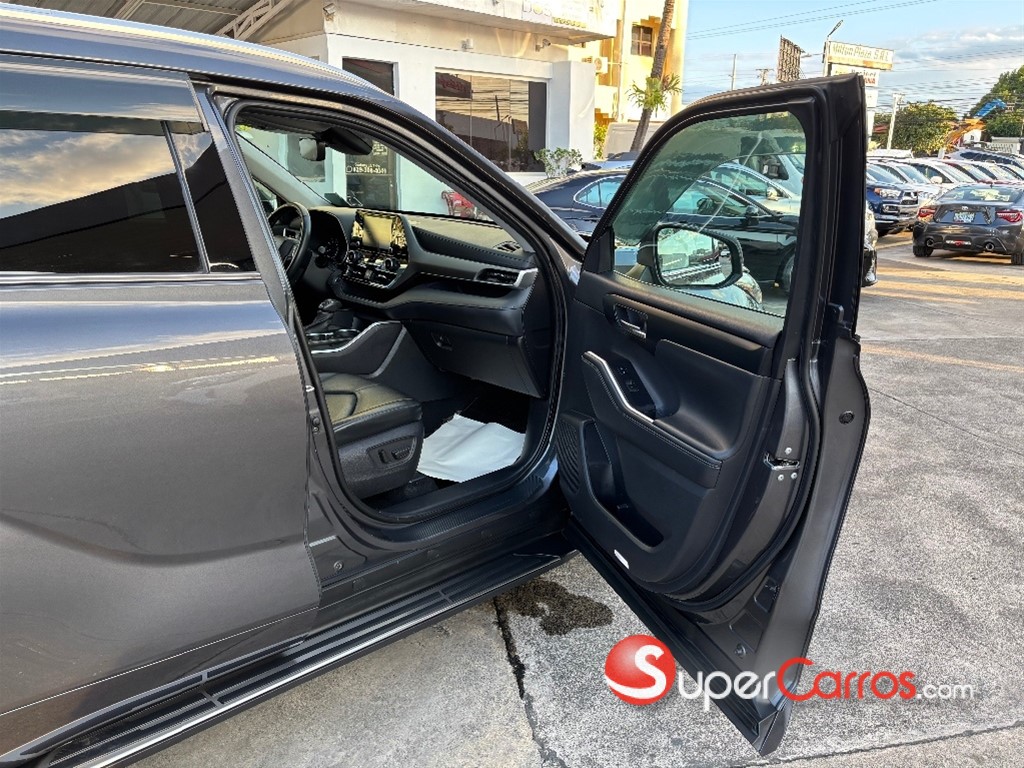 2021 Toyota Highlander XLE — foto 9 / 11