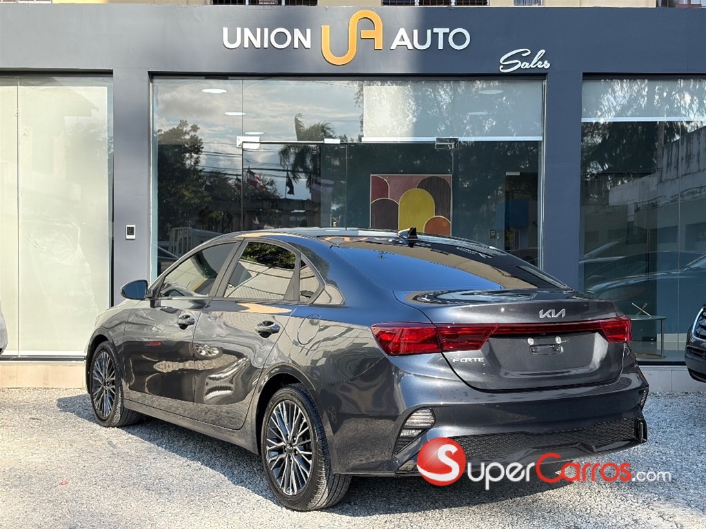 2022 Kia Forte GT Line — foto 4 / 10
