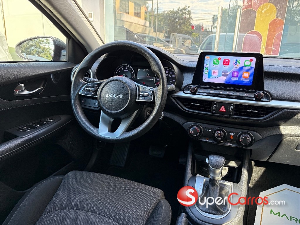 2022 Kia Forte GT Line — foto 10 / 10