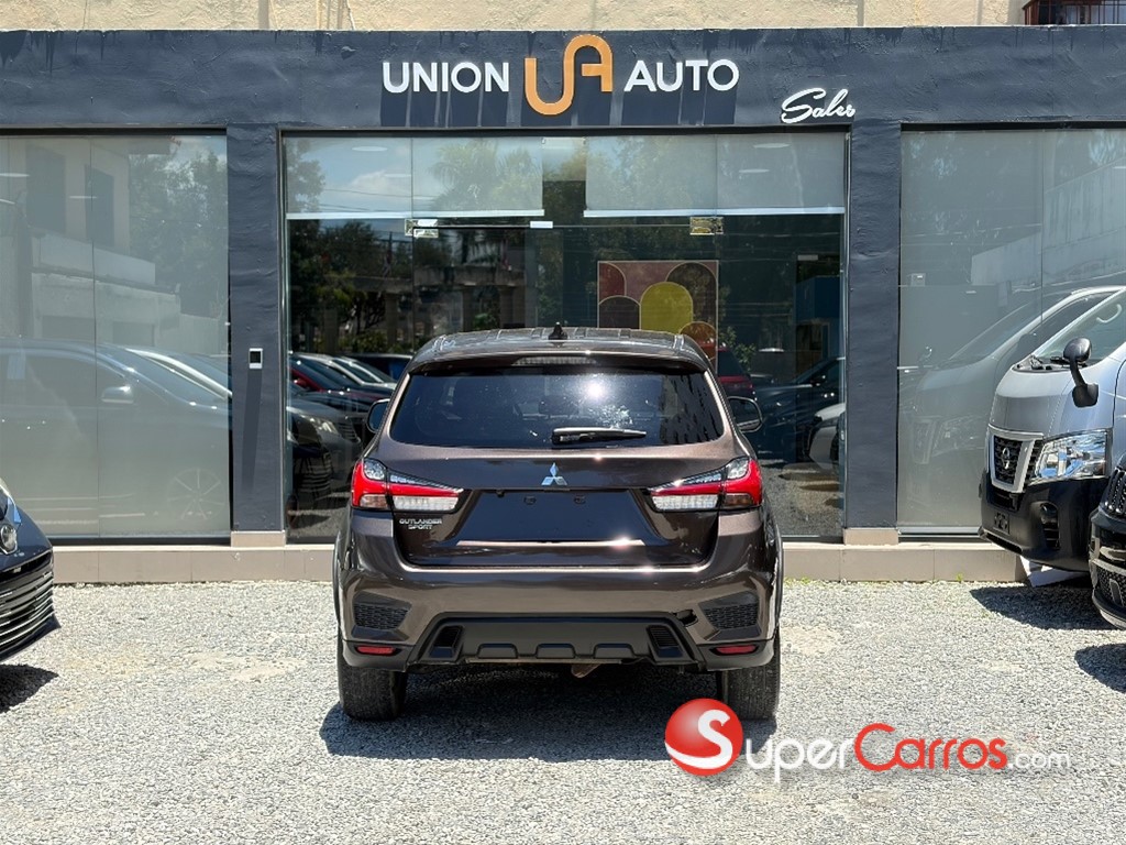 2020 Mitsubishi Motors Outlander Sport — foto 3 / 10