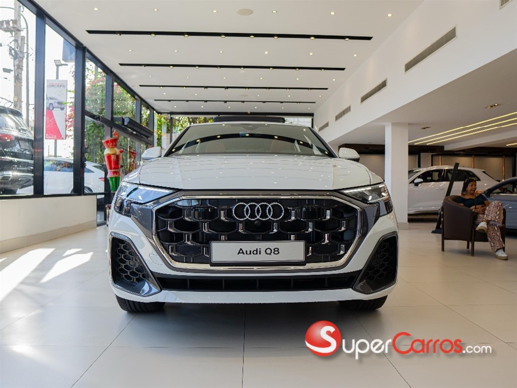 2025 Audi Q8 Sline Package — foto 10 / 12