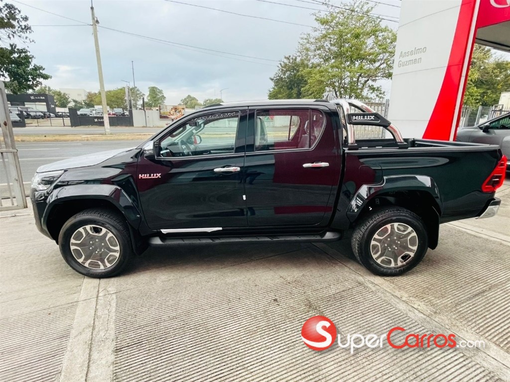 2025 Toyota Hilux WIDE TREAD — foto 3 / 8
