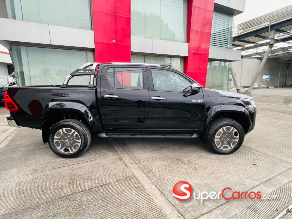 2025 Toyota Hilux WIDE TREAD — foto 4 / 8