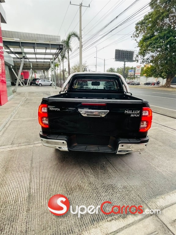2025 Toyota Hilux WIDE TREAD — foto 5 / 8