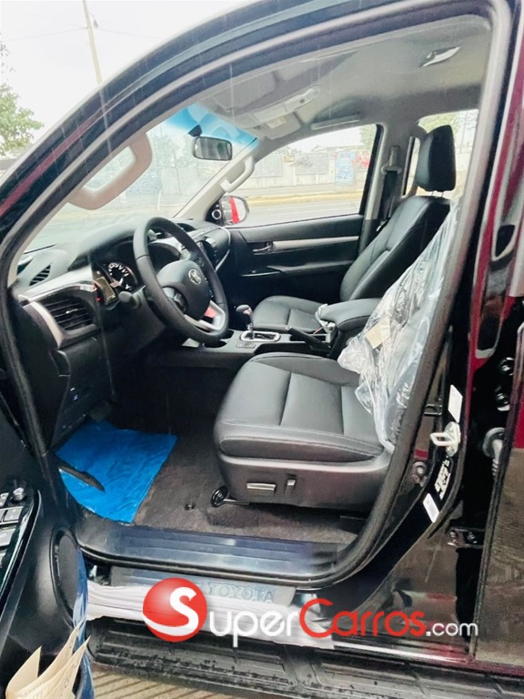 2025 Toyota Hilux WIDE TREAD — foto 8 / 8