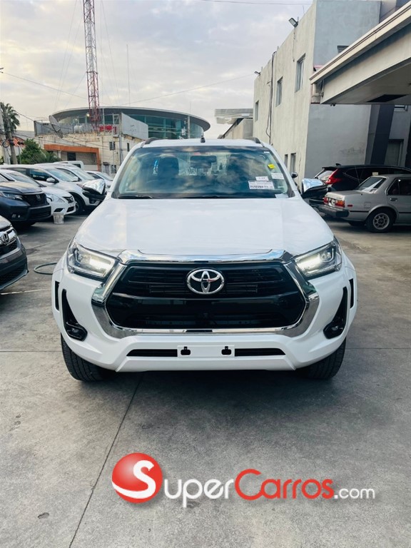 2025 Toyota Hilux WIDE TREAD — foto 2 / 10