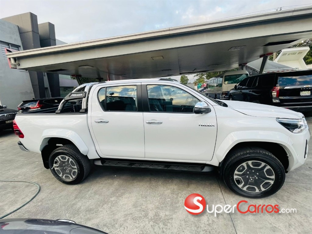 2025 Toyota Hilux WIDE TREAD — foto 3 / 10