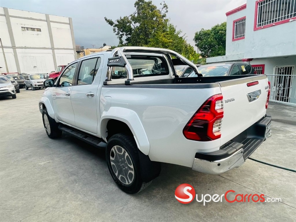 2025 Toyota Hilux WIDE TREAD — foto 5 / 10