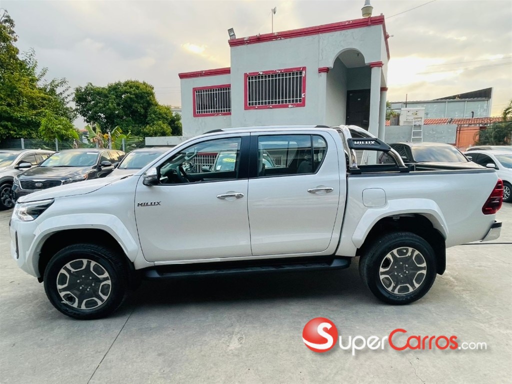 2025 Toyota Hilux WIDE TREAD — foto 6 / 10