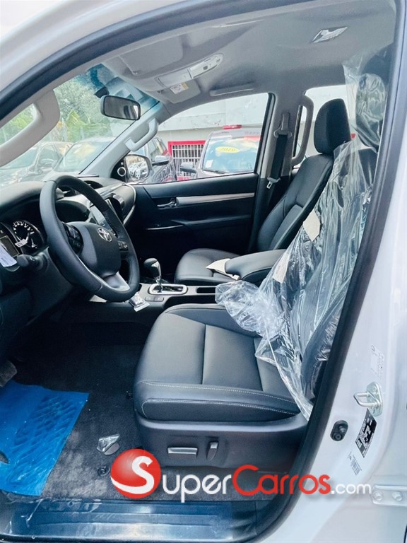 2025 Toyota Hilux WIDE TREAD — foto 7 / 10