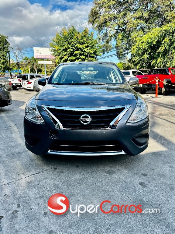 2019 Nissan Versa SV