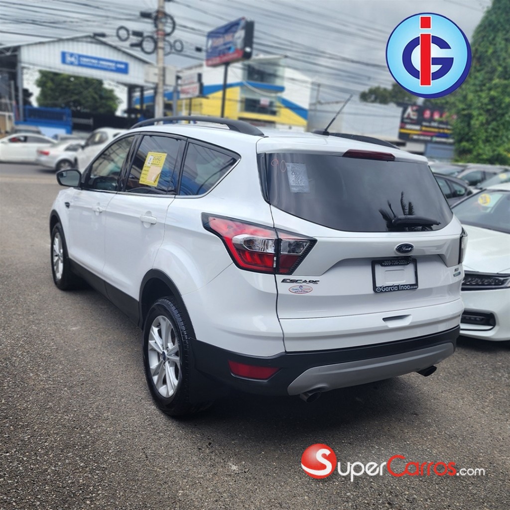 2018 Ford Escape SE — foto 3 / 8