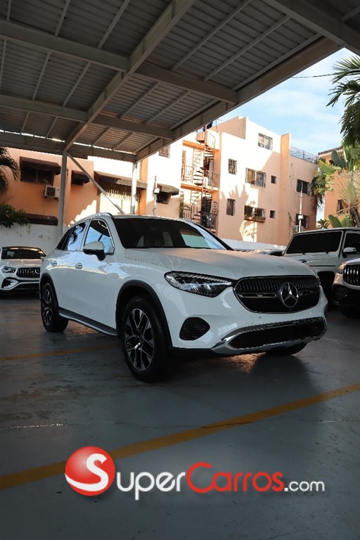2025 Mercedes-Benz Clase GLC 200 — foto 3 / 12