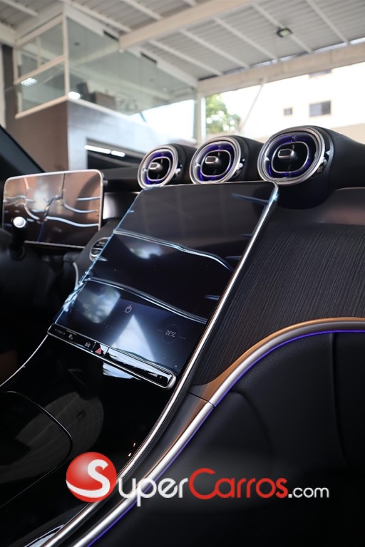 2025 Mercedes-Benz Clase GLC 200 — foto 4 / 12