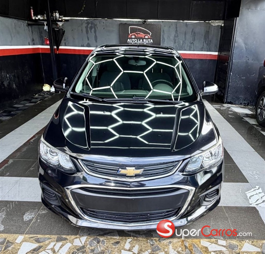 2019 Chevrolet Sonic LT — foto 2 / 12