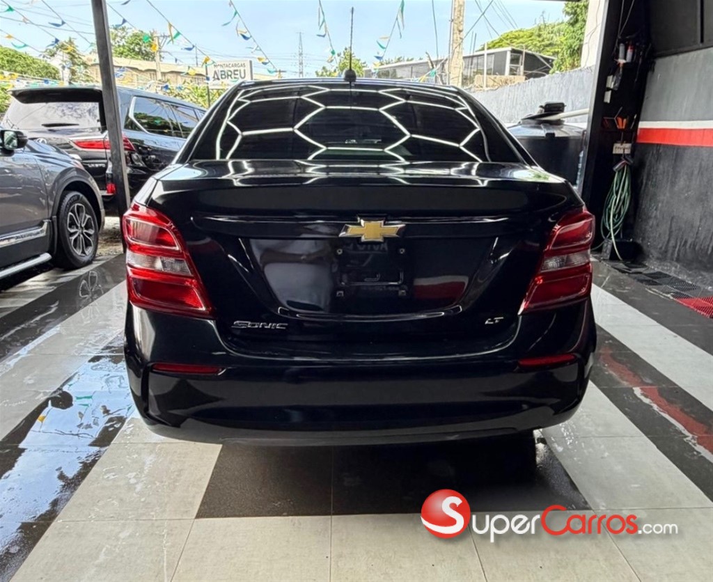 2019 Chevrolet Sonic LT — foto 5 / 12