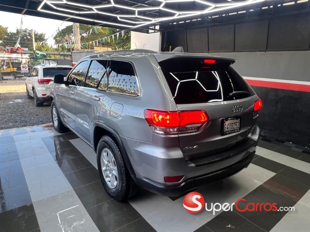 2014 Jeep Cherokee Laredo — foto 11 / 12