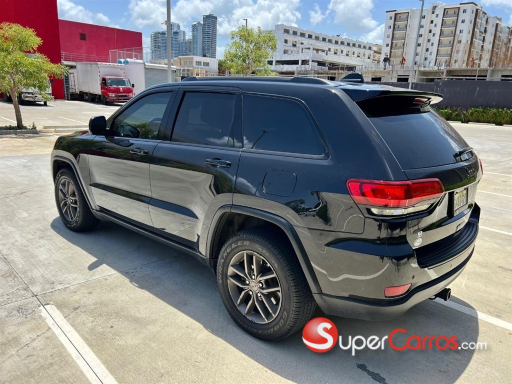 2017 Jeep Cherokee 75 Aniversario — foto 2 / 12