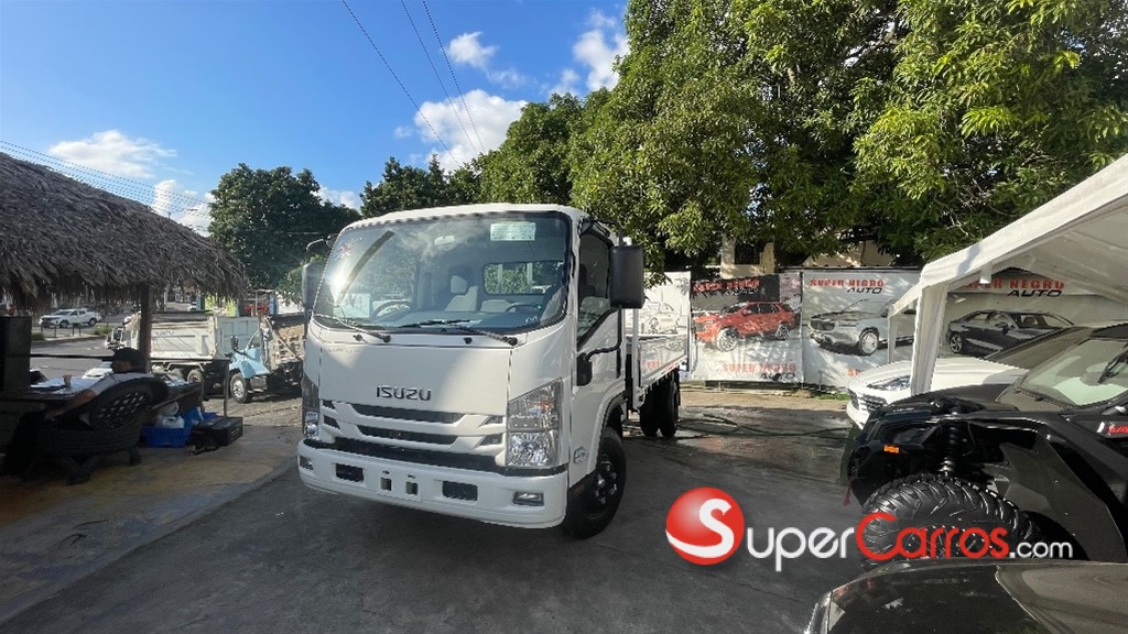2025 Isuzu Camion Cama Larga