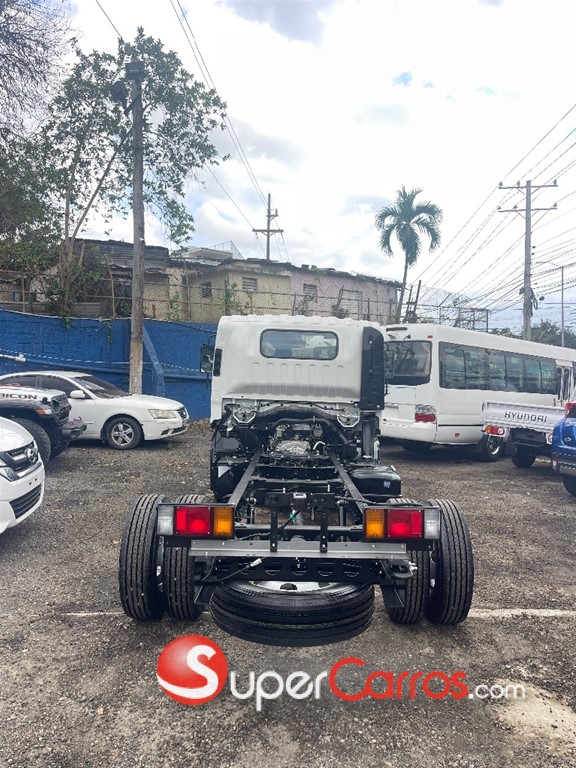 2025 Isuzu Camion — foto 4 / 10