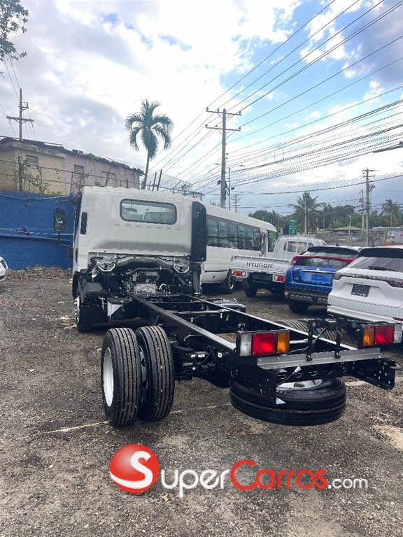 2025 Isuzu Camion — foto 9 / 10