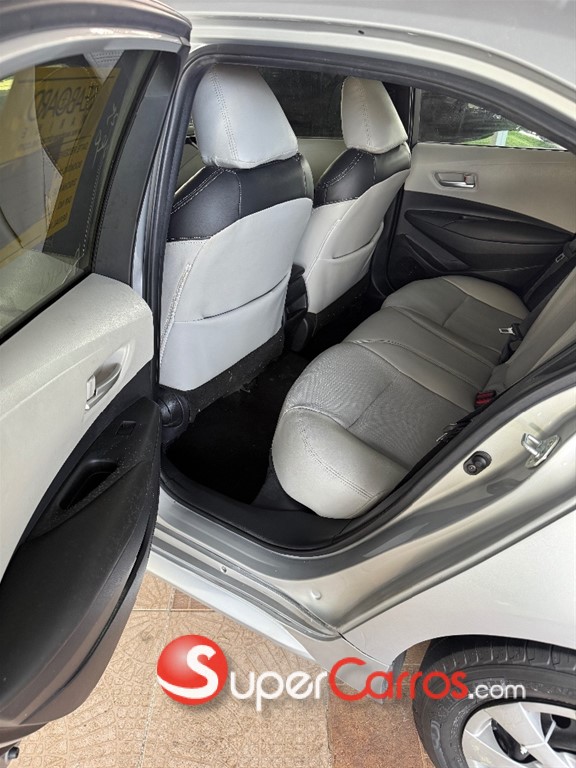 2020 Toyota Corolla LE — foto 7 / 9