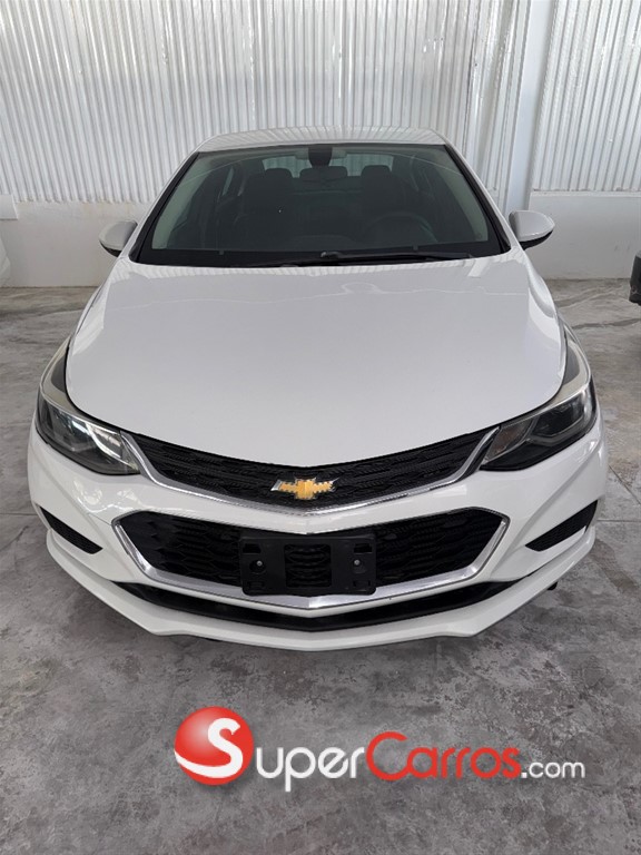 2018 Chevrolet Cruze LT — foto 2 / 9