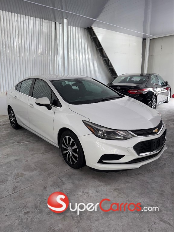 2018 Chevrolet Cruze LT — foto 3 / 9