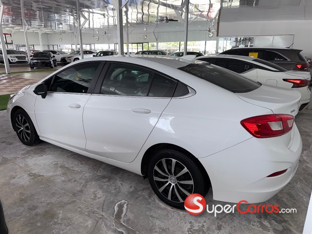 2018 Chevrolet Cruze LT — foto 4 / 9